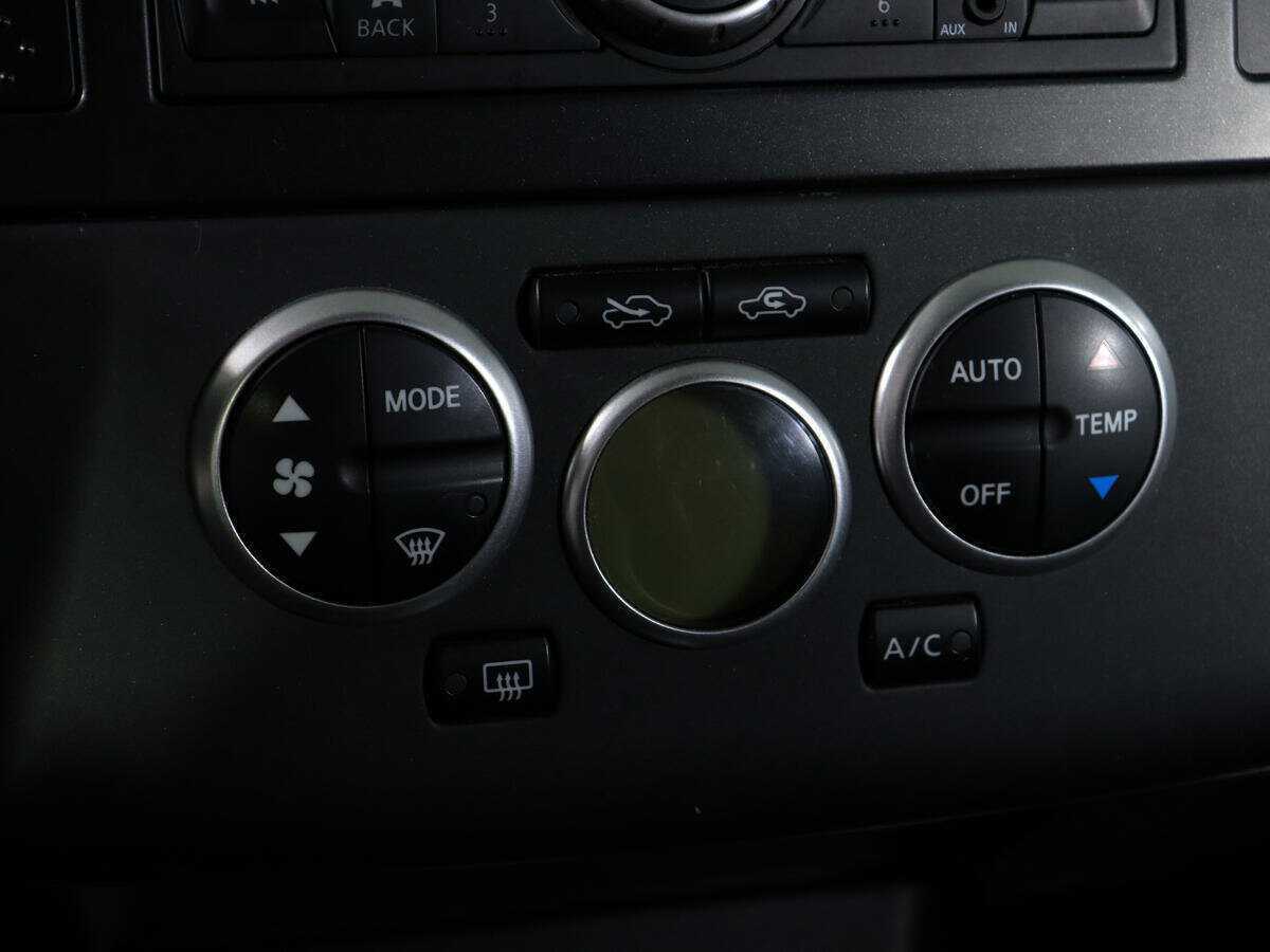 Б/У Ниссан Тиида 2011 года. Фото: #14