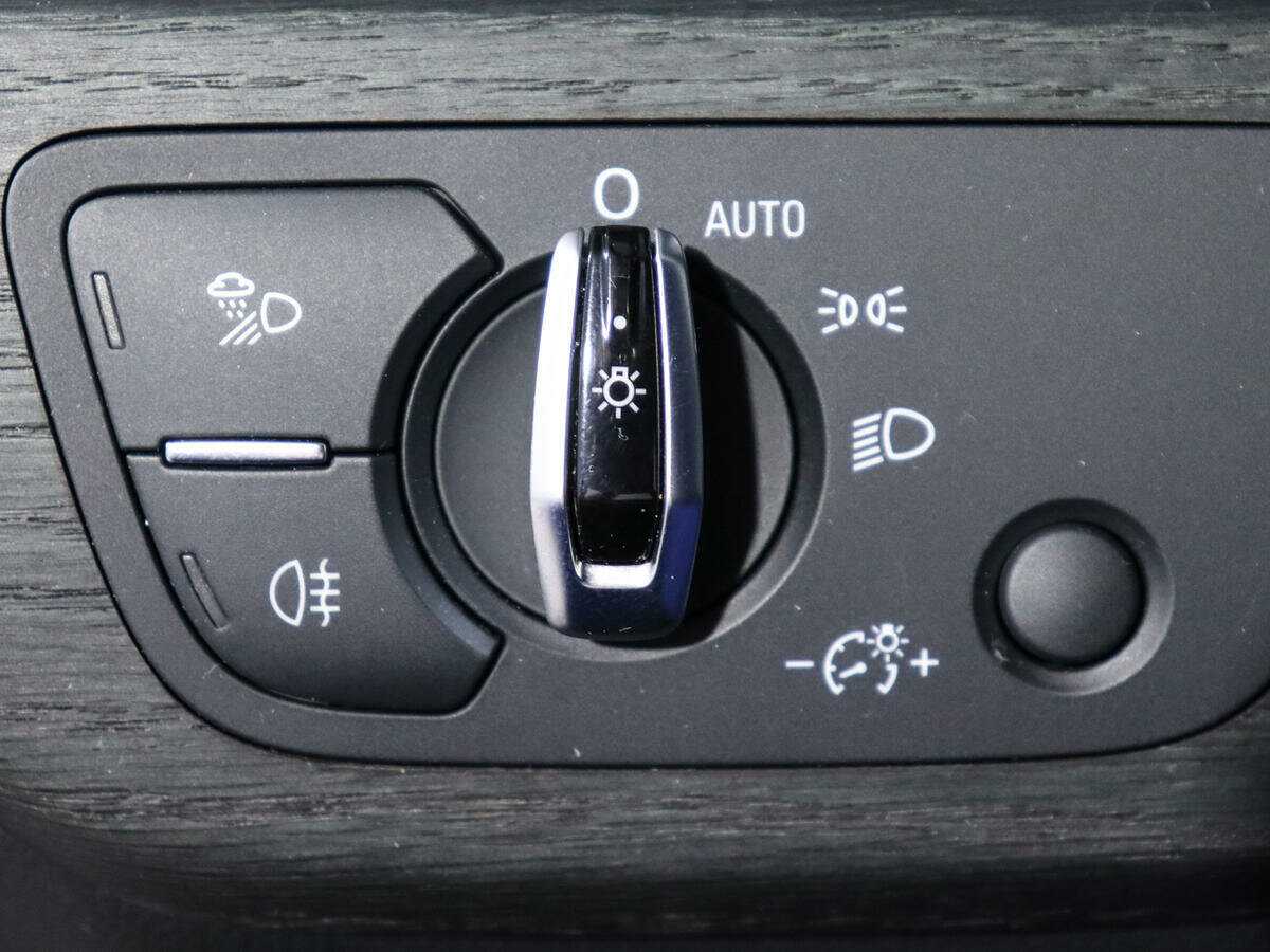 Б/У Ауди А4 2017 года. Фото: #15