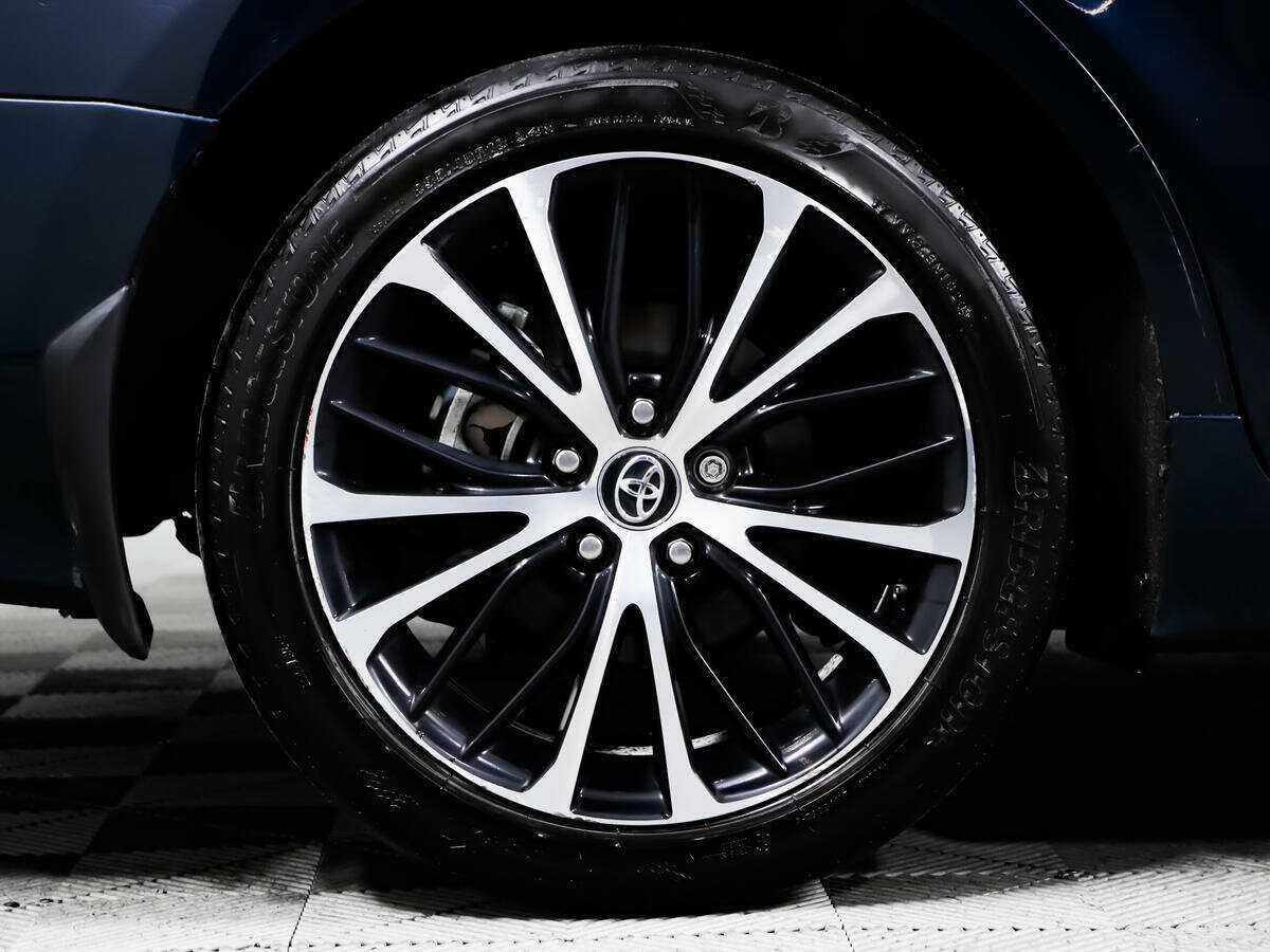 Б/У Тойота Камри 2021 года. Фото: #13