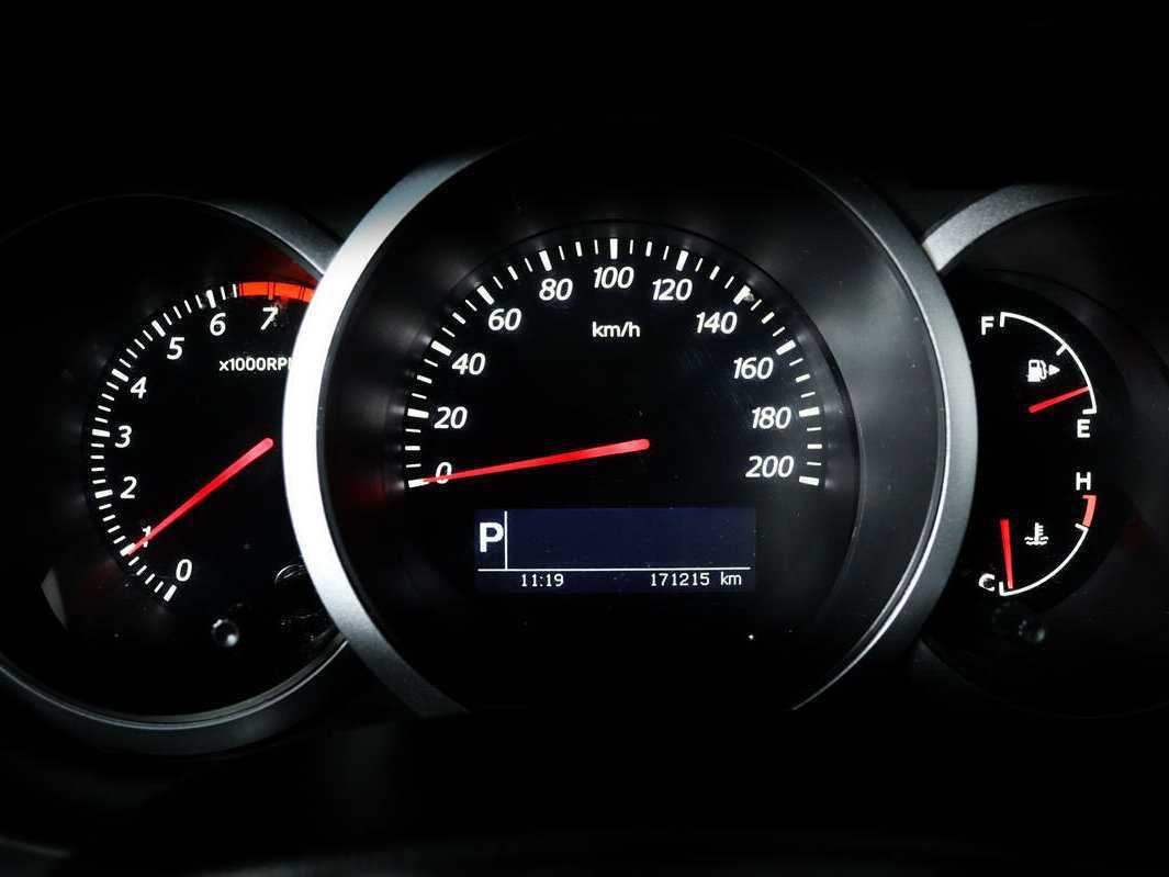 Б/У Сузуки Гранд Витара 2011 года. Фото: #9