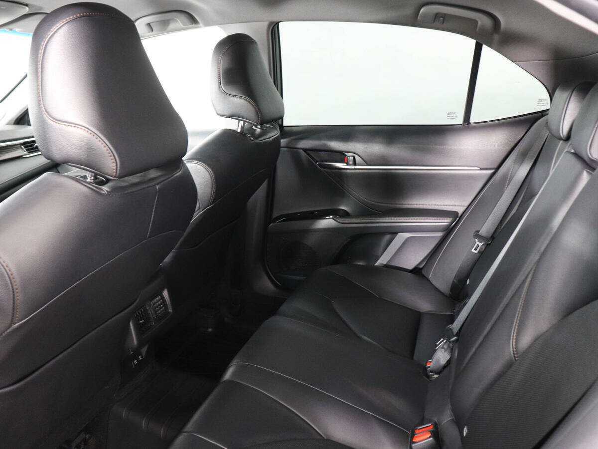 Б/У Тойота Камри 2020 года. Фото: #10