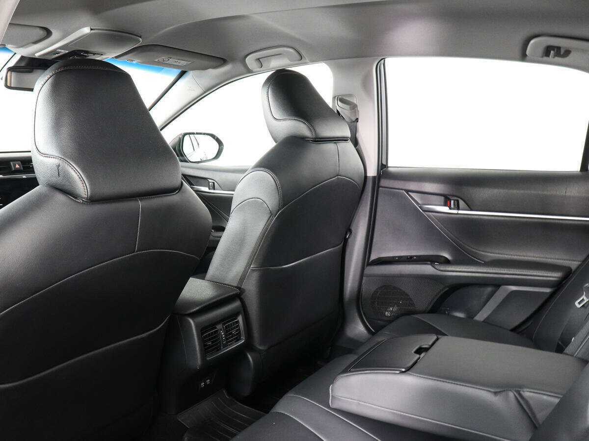 Б/У Тойота Камри 2020 года. Фото: #11