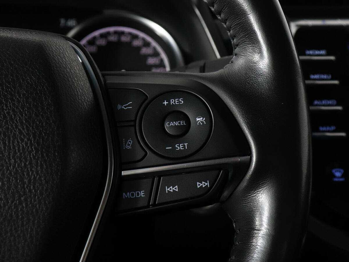 Б/У Тойота Камри 2020 года. Фото: #12