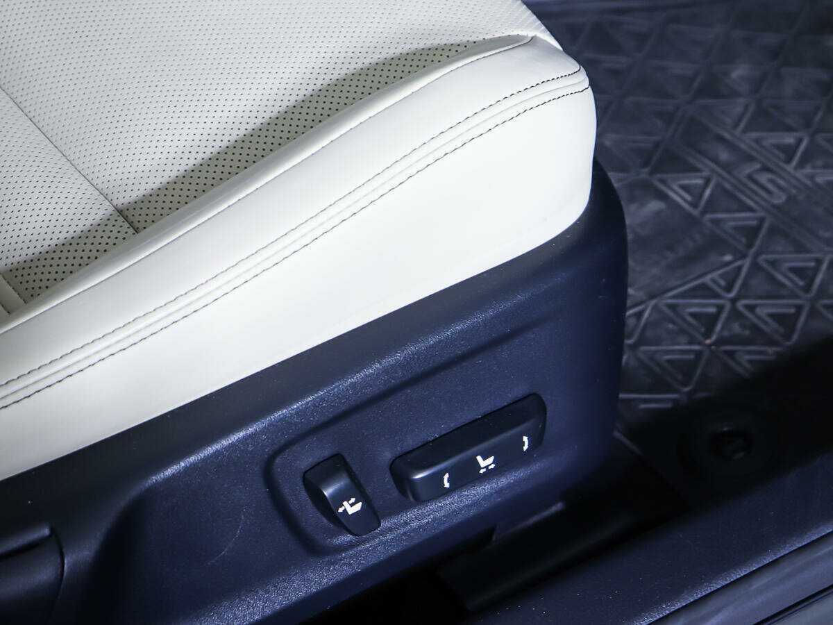 Б/У Лексус ИС 2013 года. Фото: #15