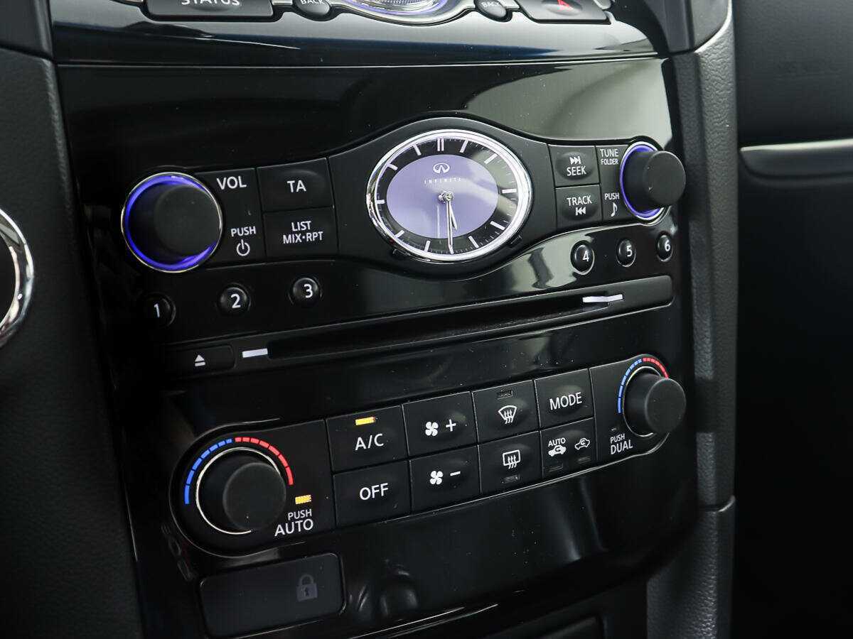 Б/У Инфинити Ф-Икс 2013 года. Фото: #18