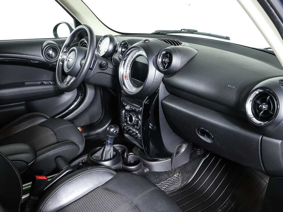 Б/У Мини Каунтримэн 2013 года. Фото: #8