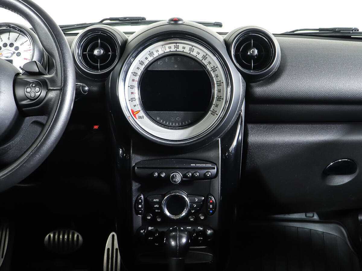 Б/У Мини Каунтримэн 2013 года. Фото: #11