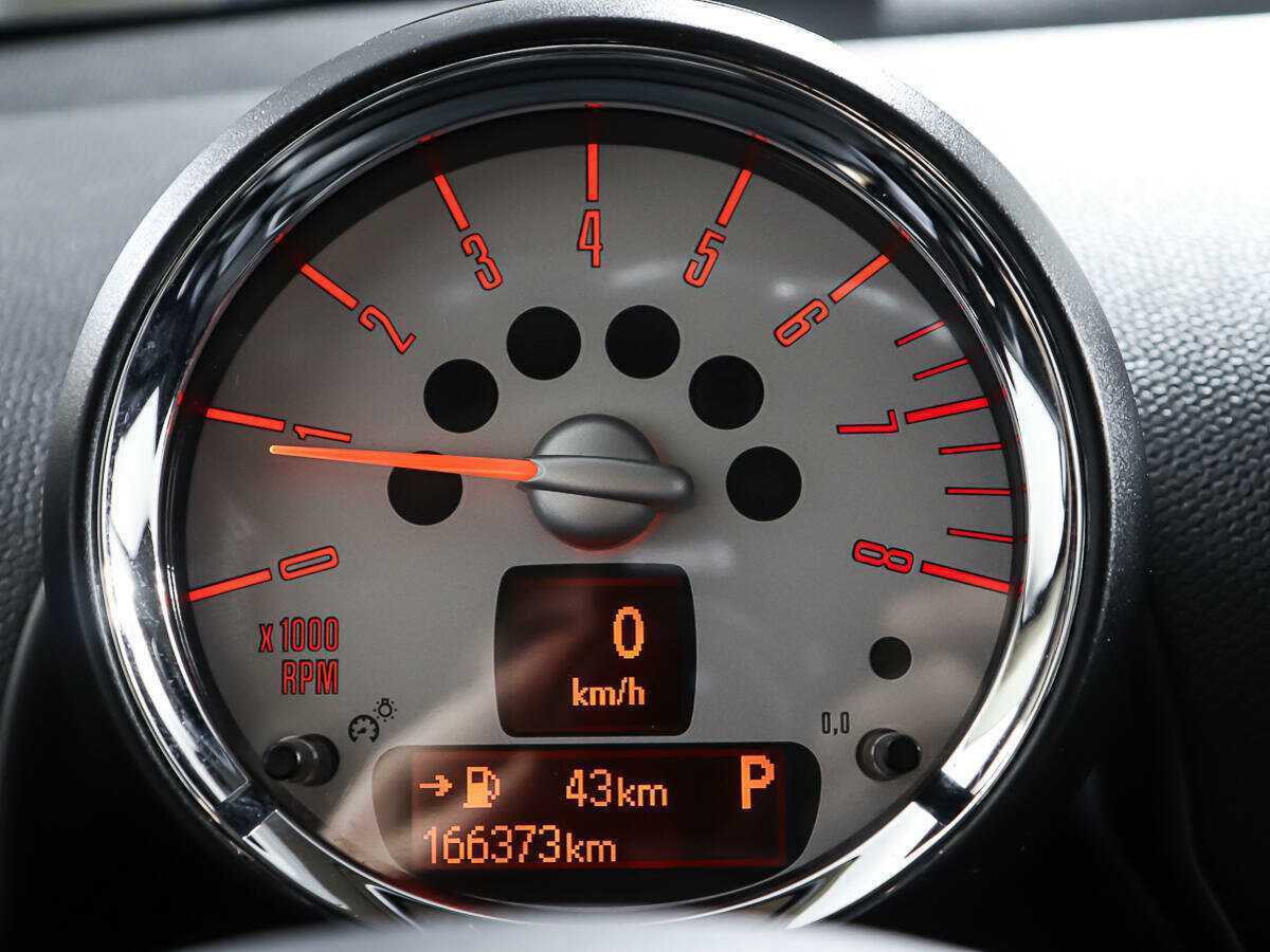 Б/У Мини Каунтримэн 2013 года. Фото: #13