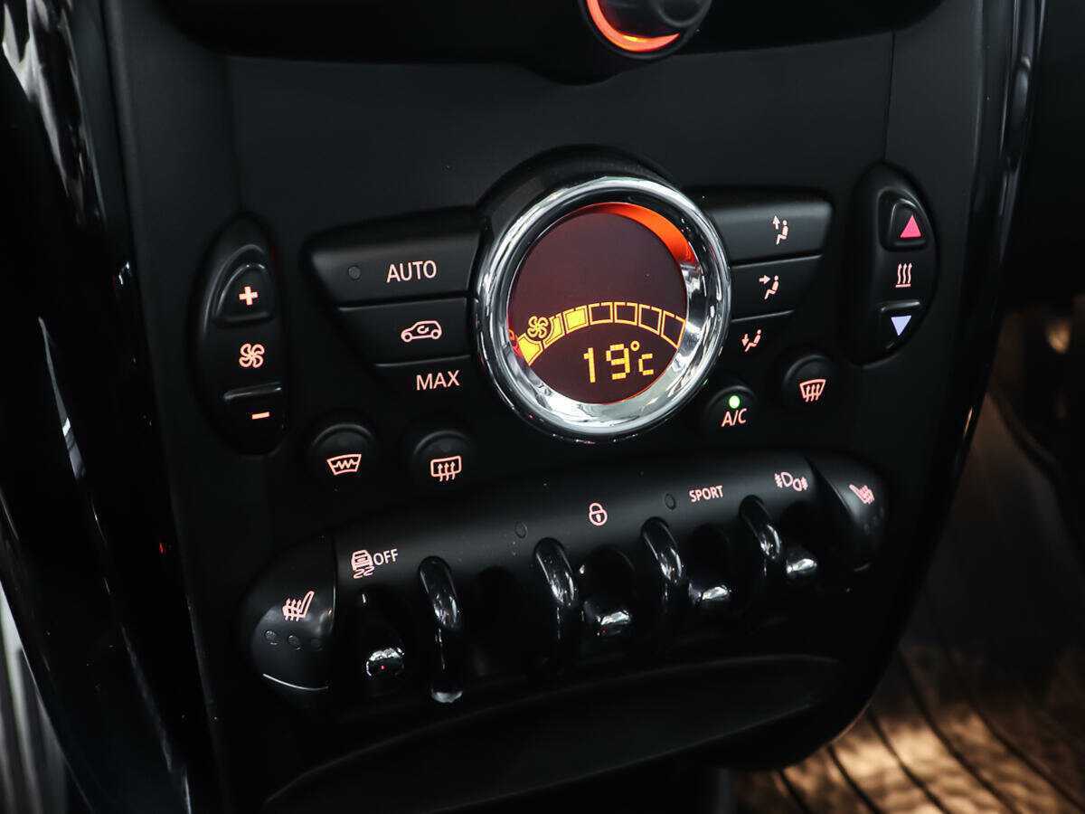 Б/У Мини Каунтримэн 2013 года. Фото: #18