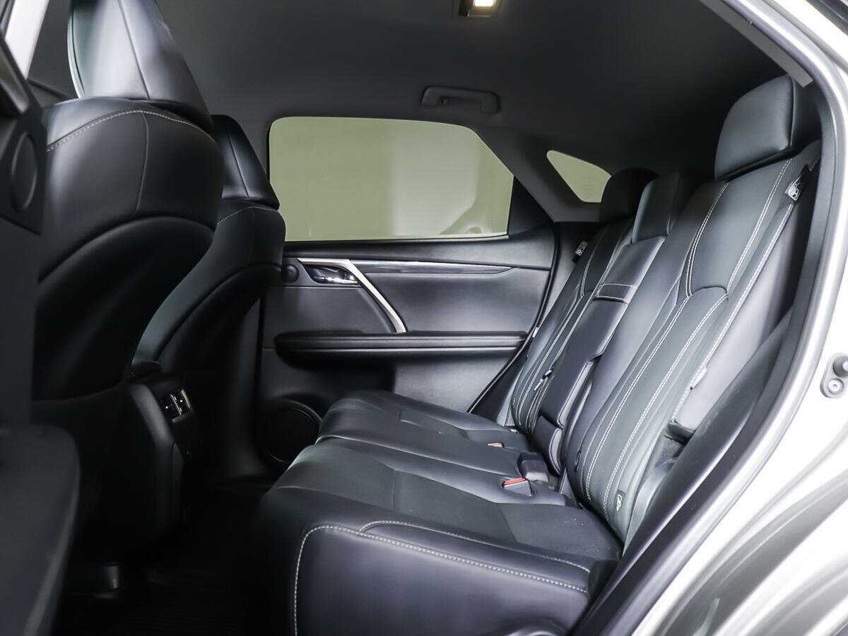 Б/У Лексус Р-Икс 2020 года. Фото: #11