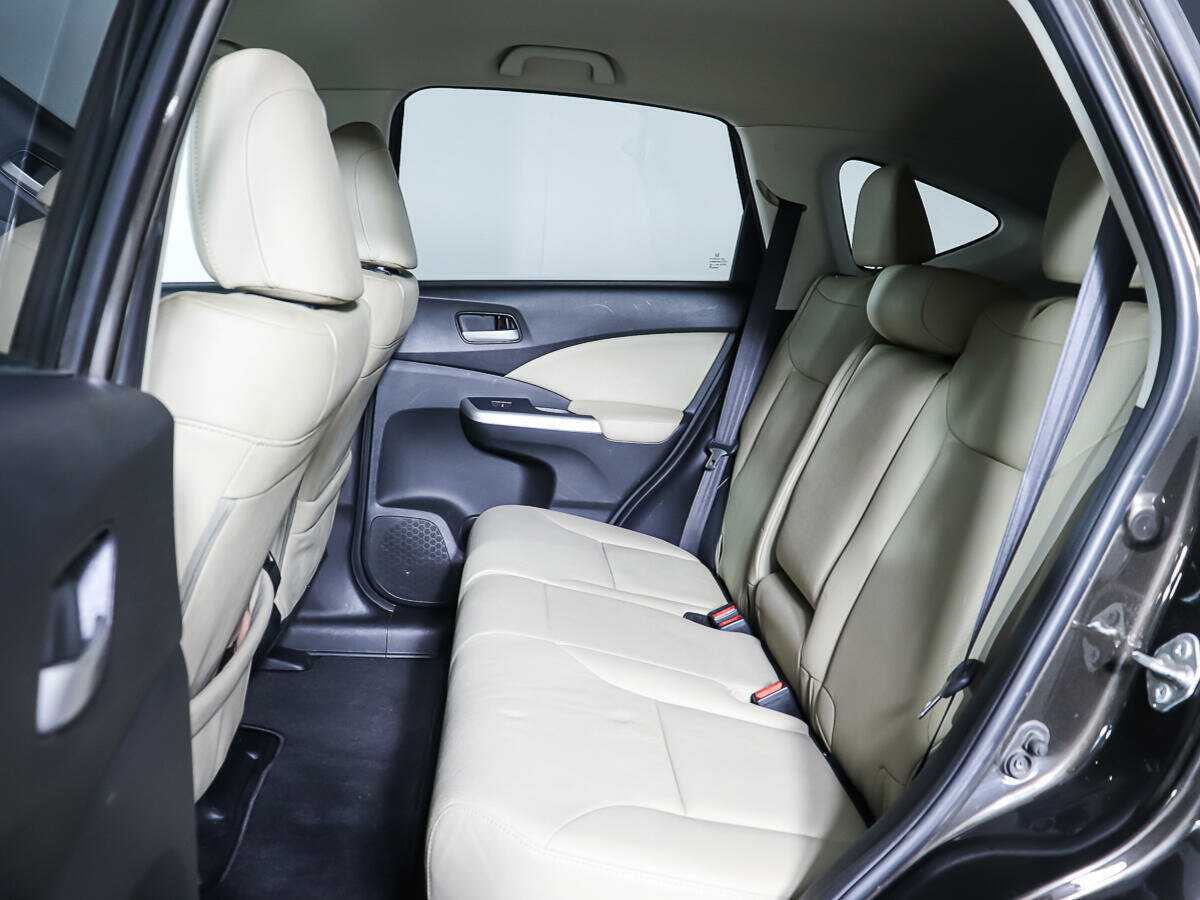 Б/У Хонда ЦР-В 2013 года. Фото: #13