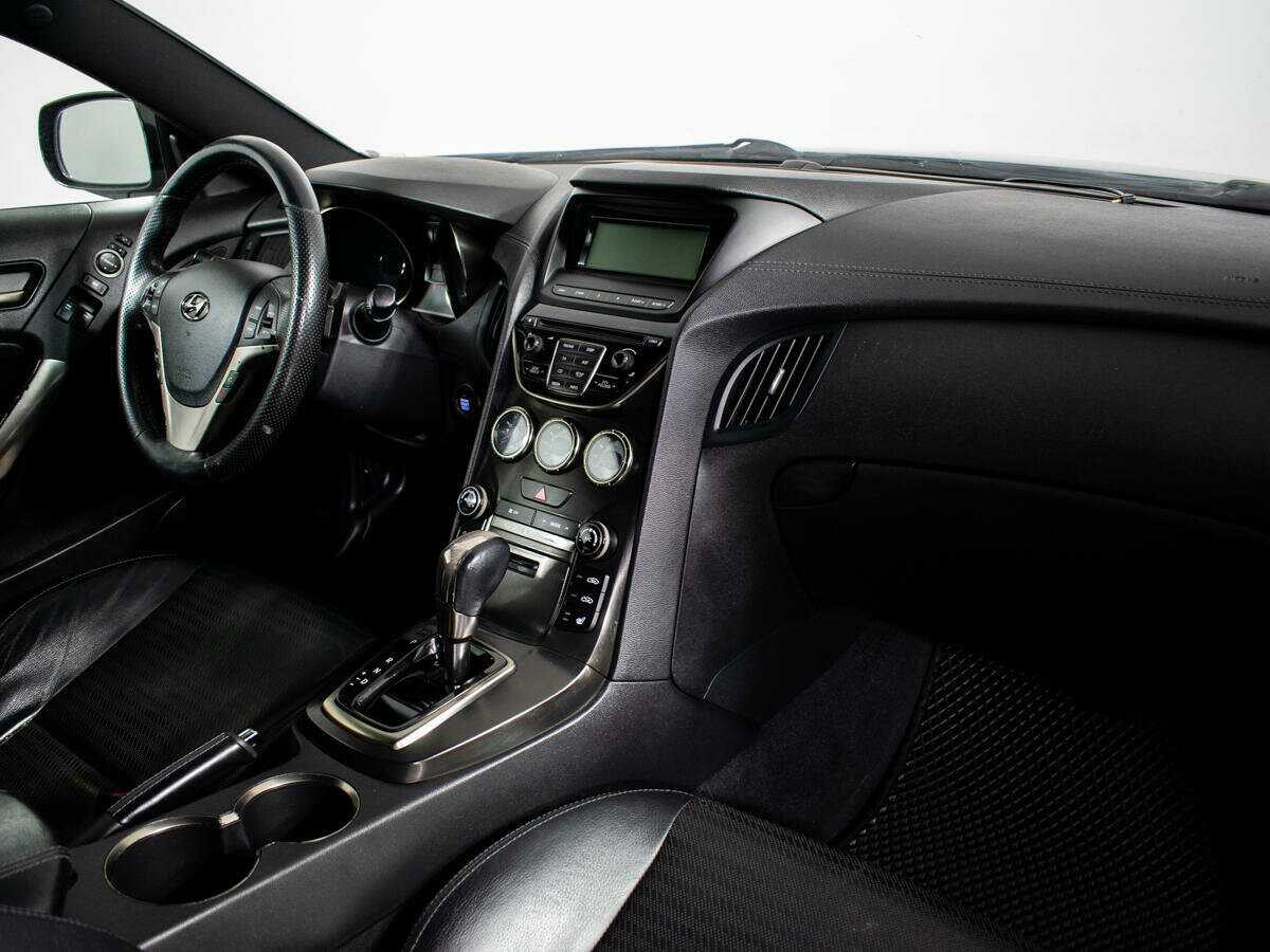 Б/У Хендай Генезис Купе 2012 года. Фото: #6