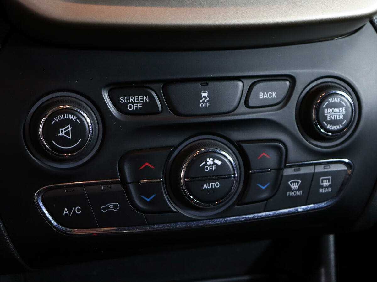 Б/У Джип Чироки 2014 года. Фото: #15