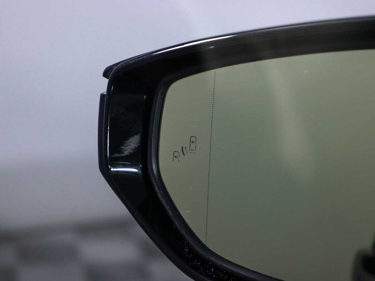 Б/У Лексус ЕС 2018 года. Фото: #18