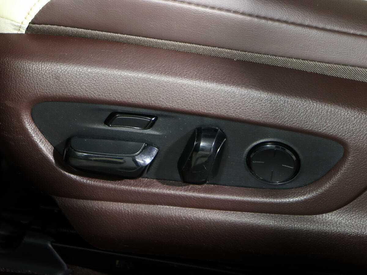 Б/У Лексус ЕС 2018 года. Фото: #21