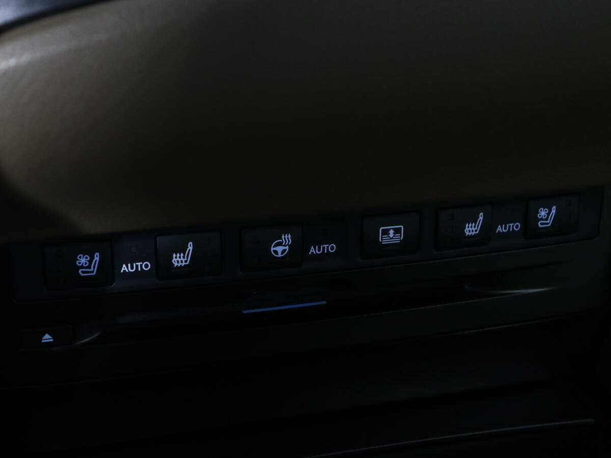 Б/У Лексус ЕС 2018 года. Фото: #25