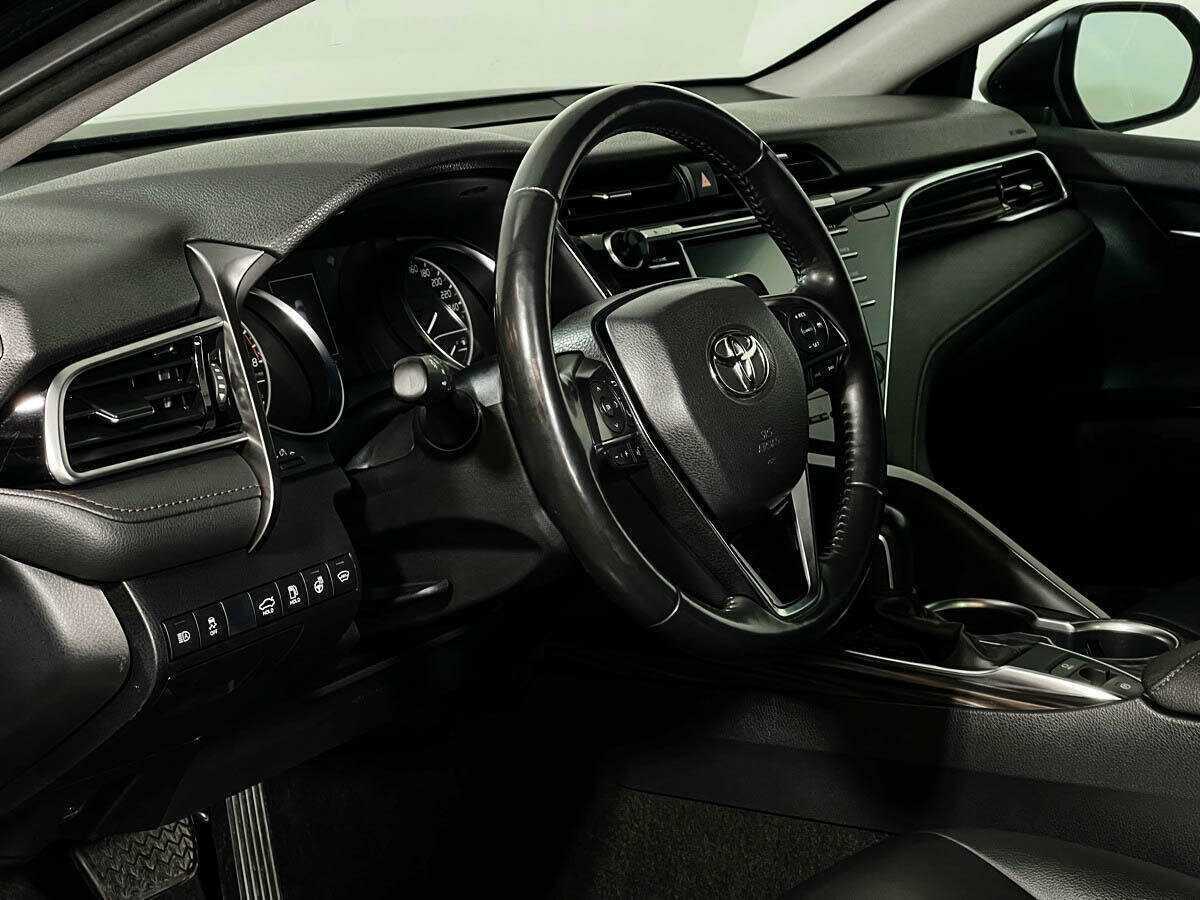 Б/У Тойота Камри 2020 года. Фото: #9