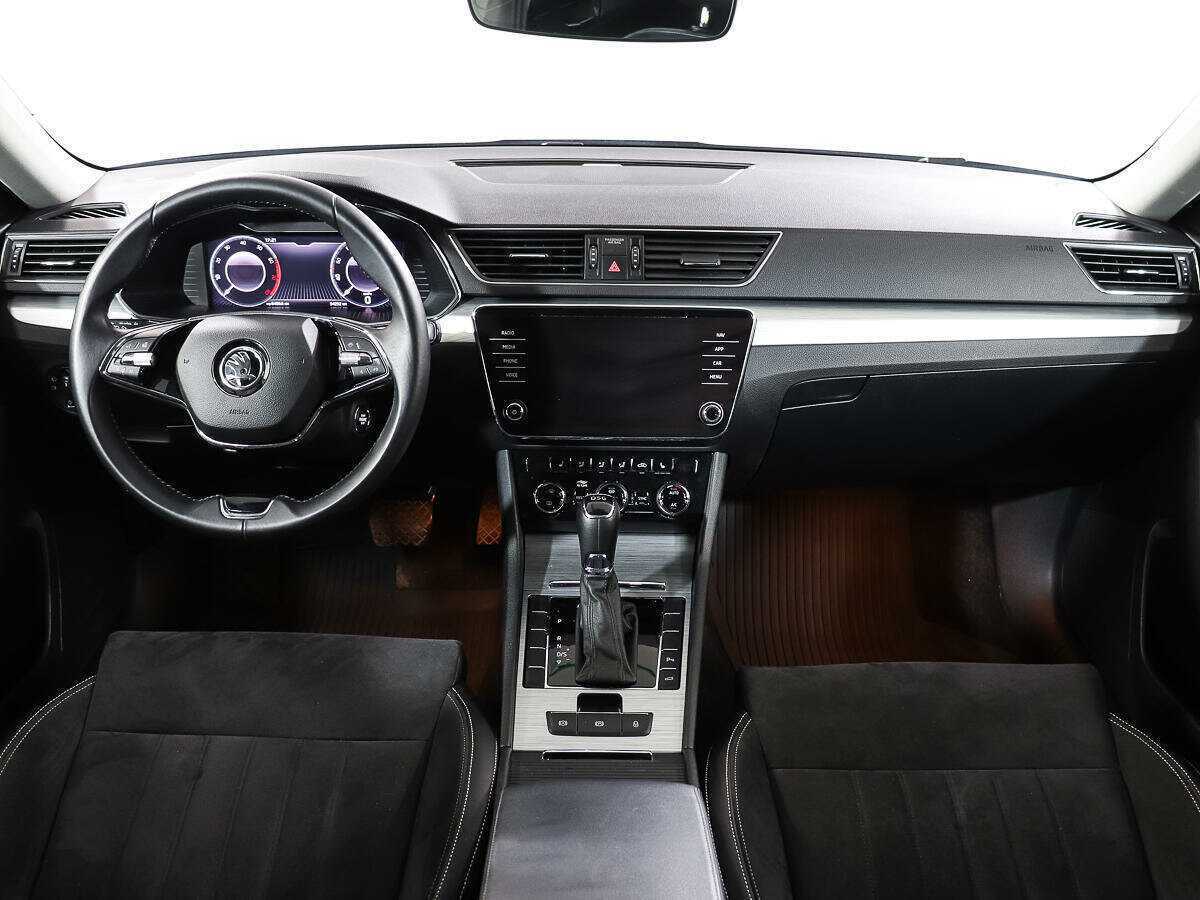 Б/У Шкода Суперб 2021 года. Фото: #11