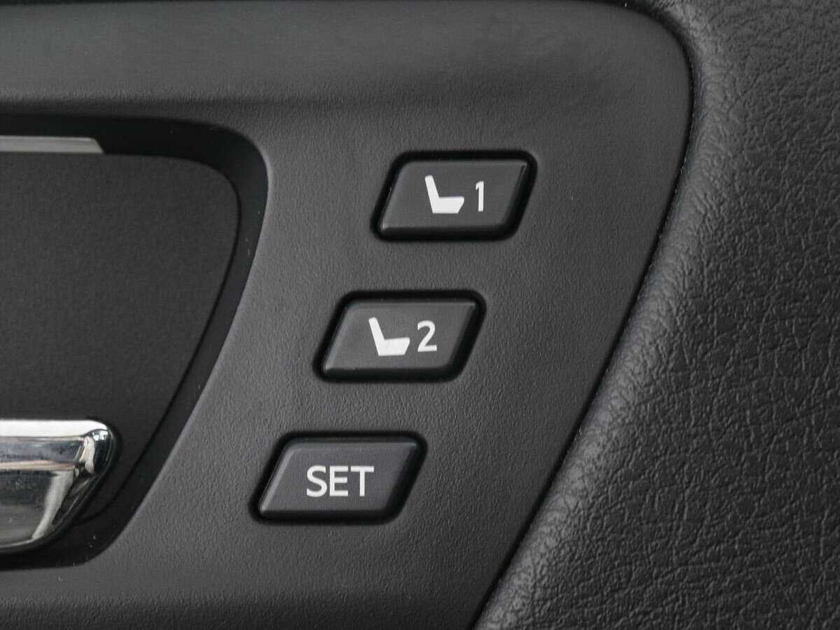 Б/У Тойота Камри 2016 года. Фото: #14