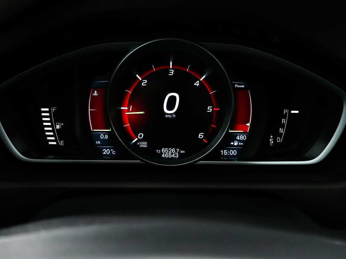 Б/У Вольво В40 Кросс Кантри 2013 года. Фото: #10