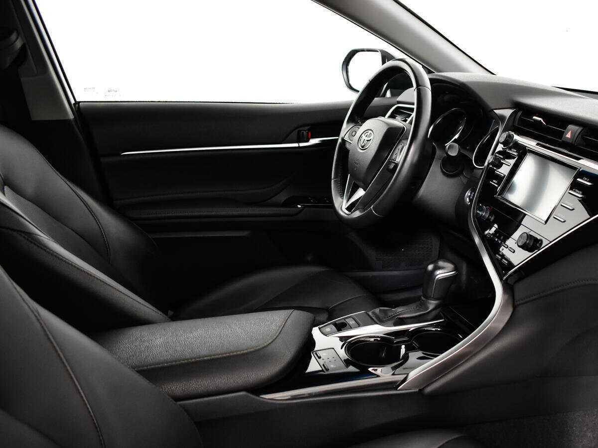 Б/У Тойота Камри 2019 года. Фото: #10