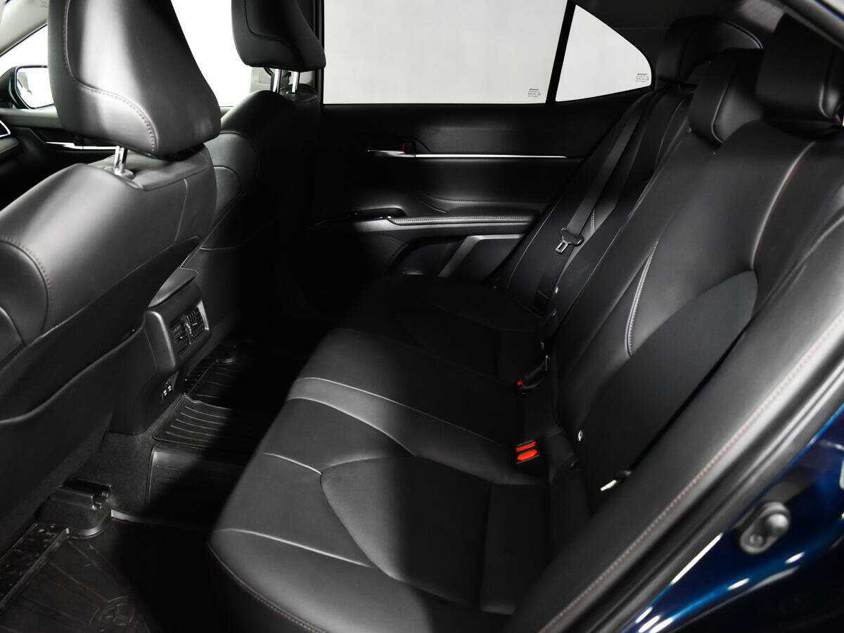 Б/У Тойота Камри 2019 года. Фото: #11