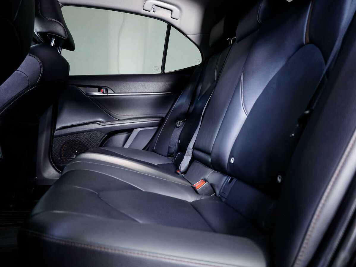 Б/У Тойота Камри 2020 года. Фото: #11