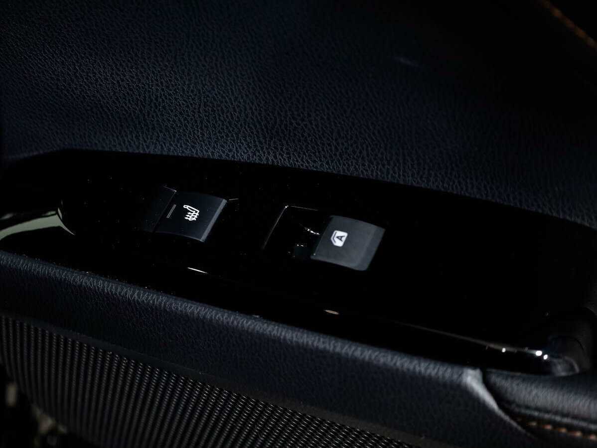 Б/У Тойота Камри 2020 года. Фото: #12