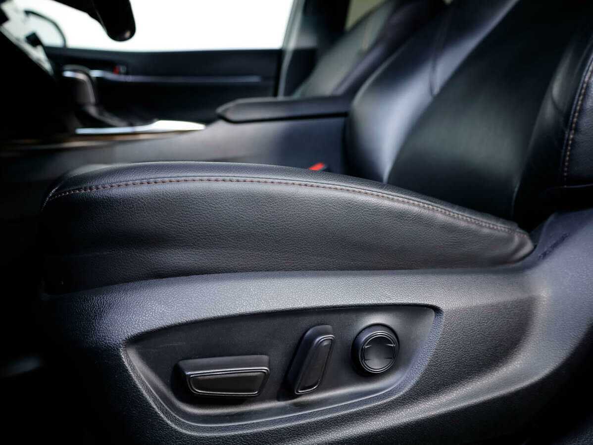 Б/У Тойота Камри 2020 года. Фото: #14