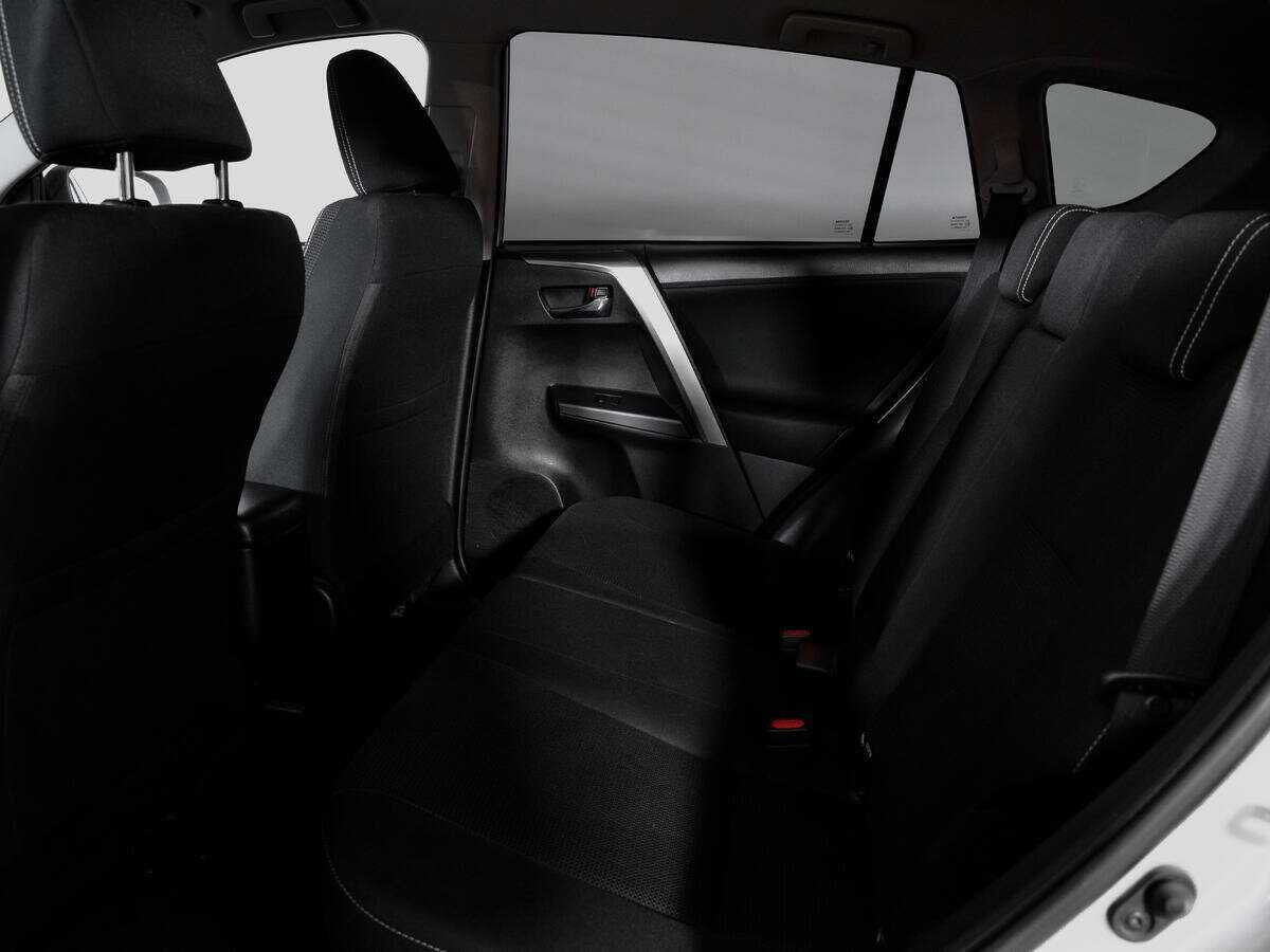 Б/У Тойота Рав4 2018 года. Фото: #9