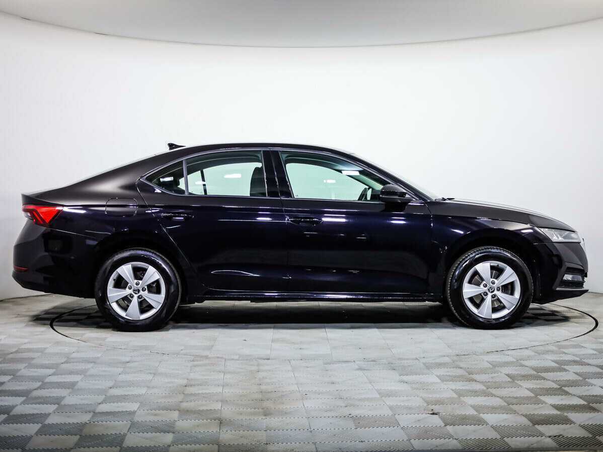 Б/У Шкода Октавия 2021 года. Фото: #2