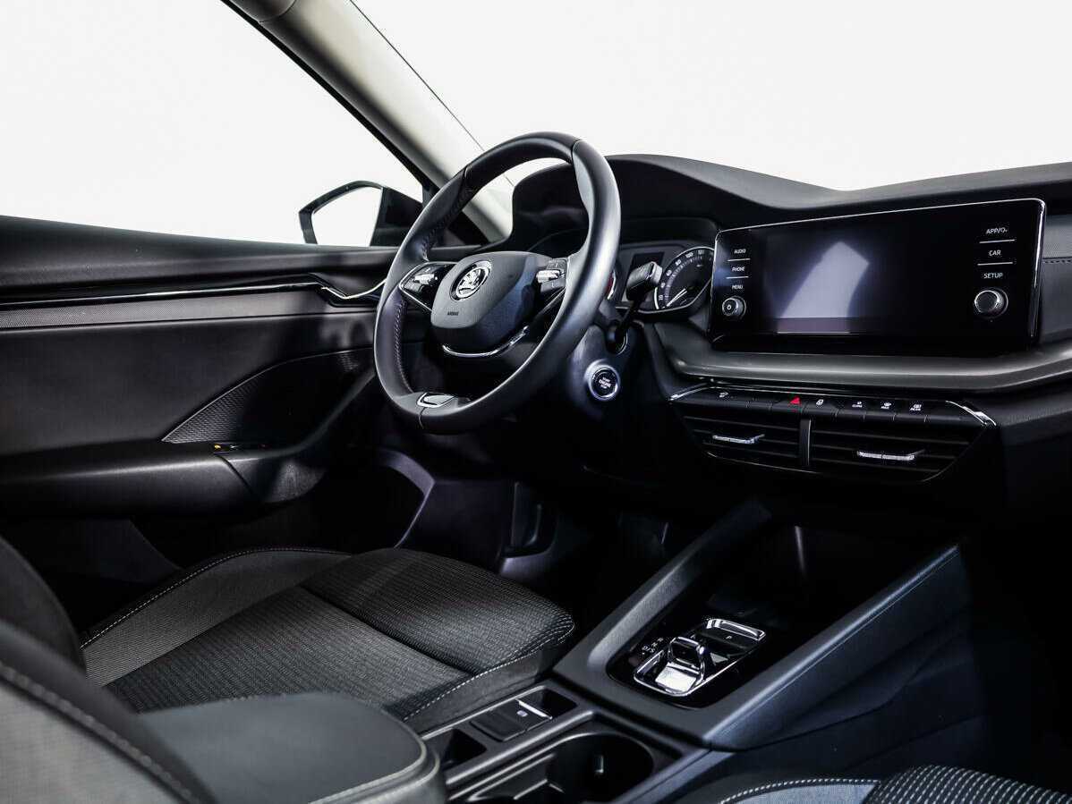 Б/У Шкода Октавия 2021 года. Фото: #7