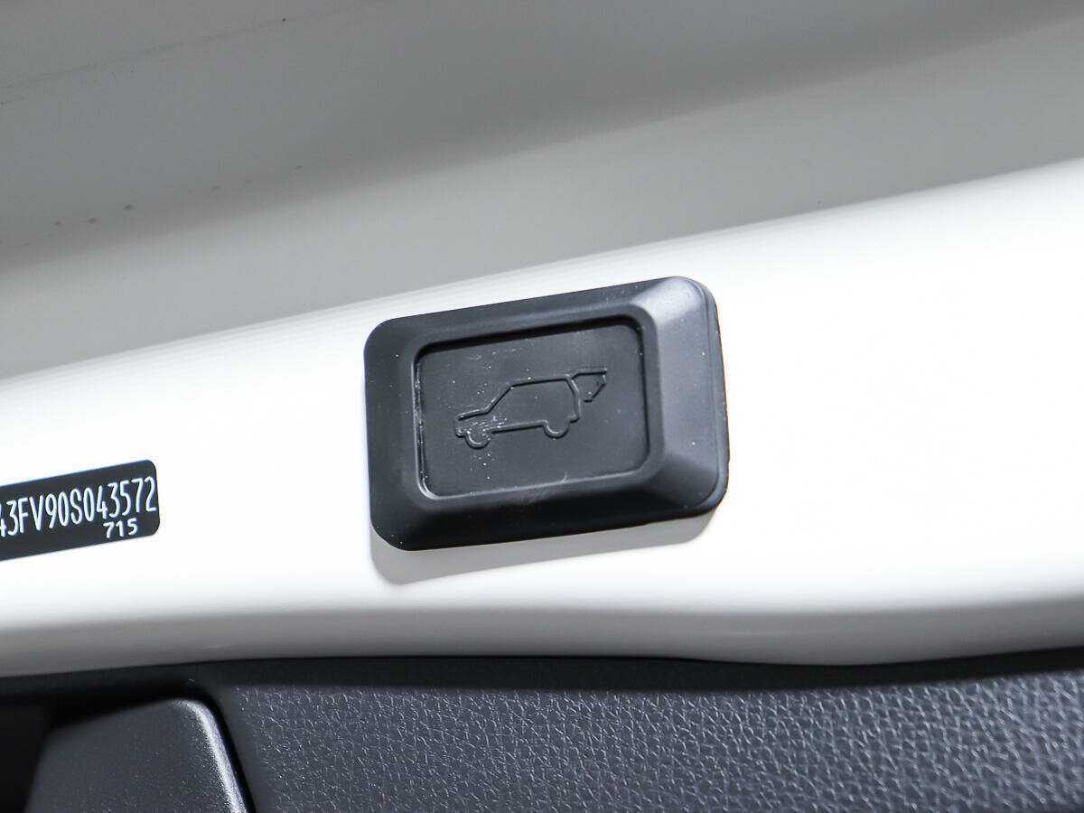 Б/У Тойота Рав4 2022 года. Фото: #17