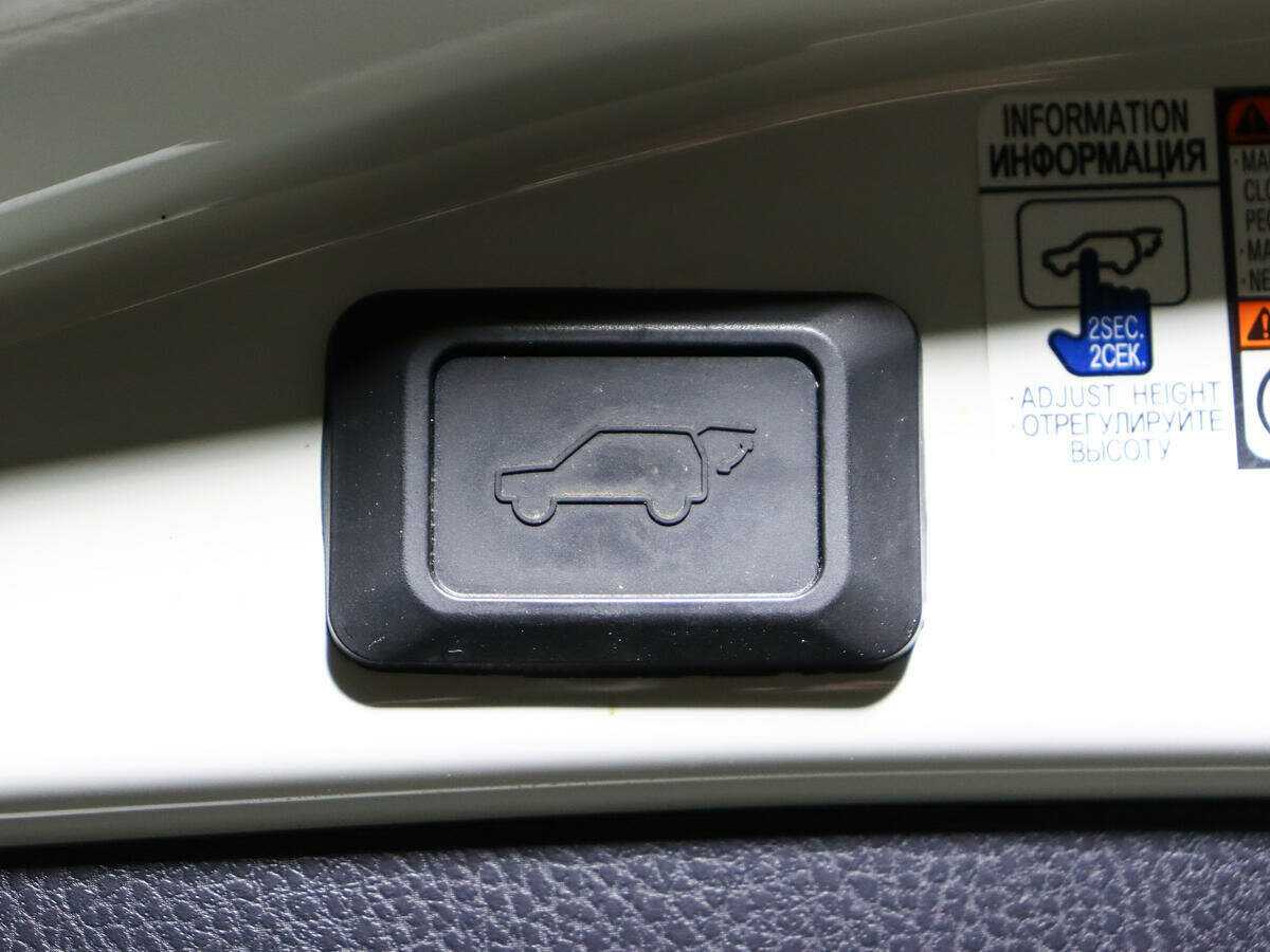 Б/У Тойота Рав4 2018 года. Фото: #13