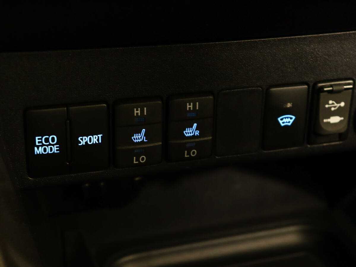 Б/У Тойота Рав4 2018 года. Фото: #18