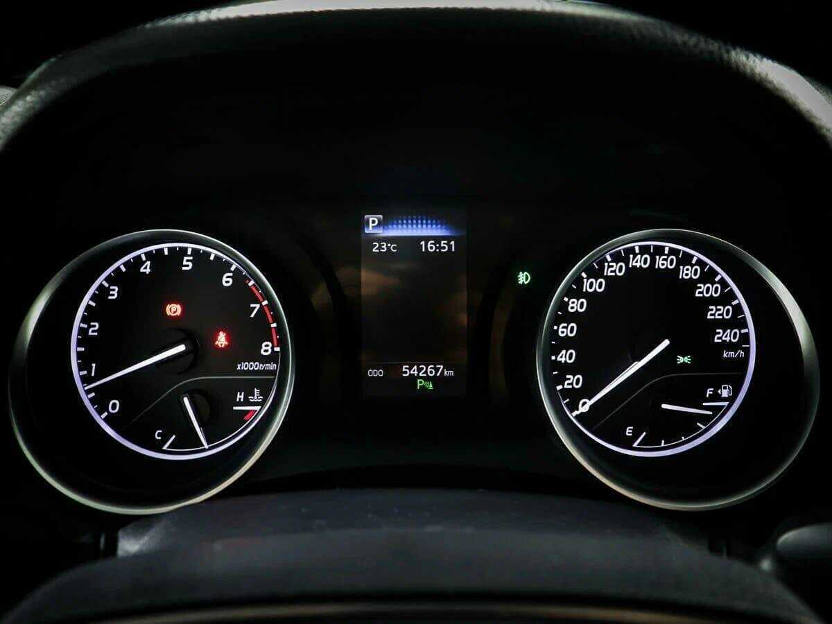 Б/У Тойота Камри 2020 года. Фото: #9