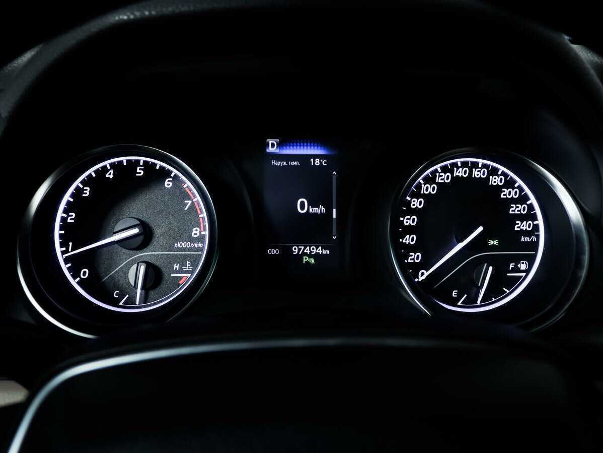 Б/У Тойота Камри 2019 года. Фото: #9