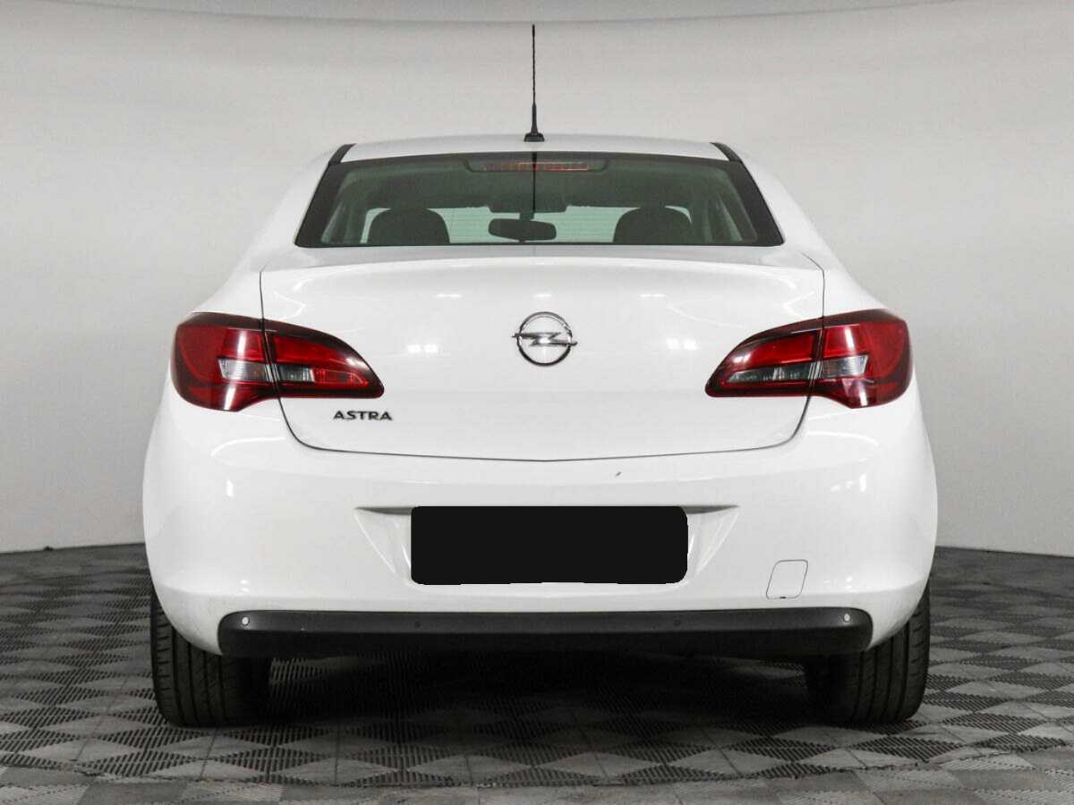 Б/У Опель Астра 2013 года. Фото: #5