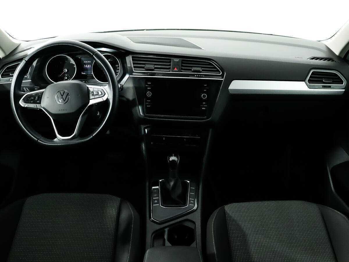 Б/У Фольксваген Тигуан 2021 года. Фото: #9