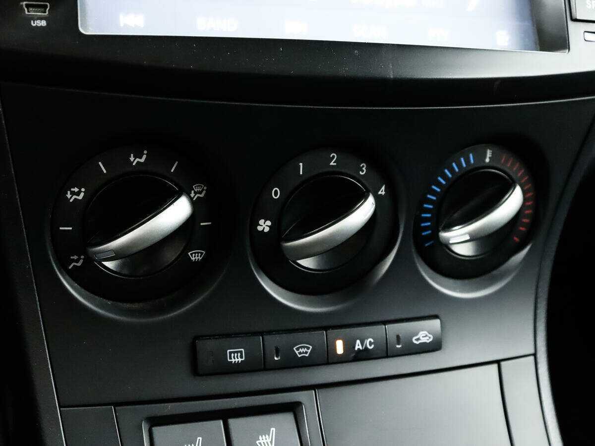 Б/У Мазда 3 2013 года. Фото: #14