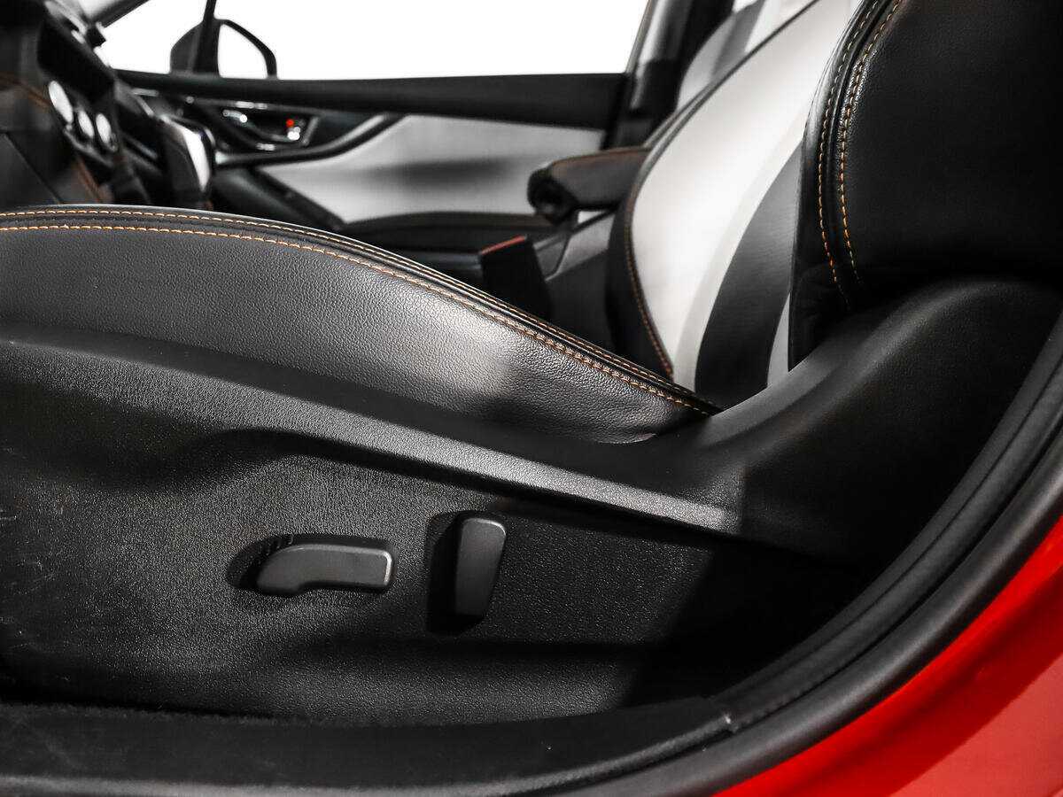 Б/У Субару ИксВи 2017 года. Фото: #9