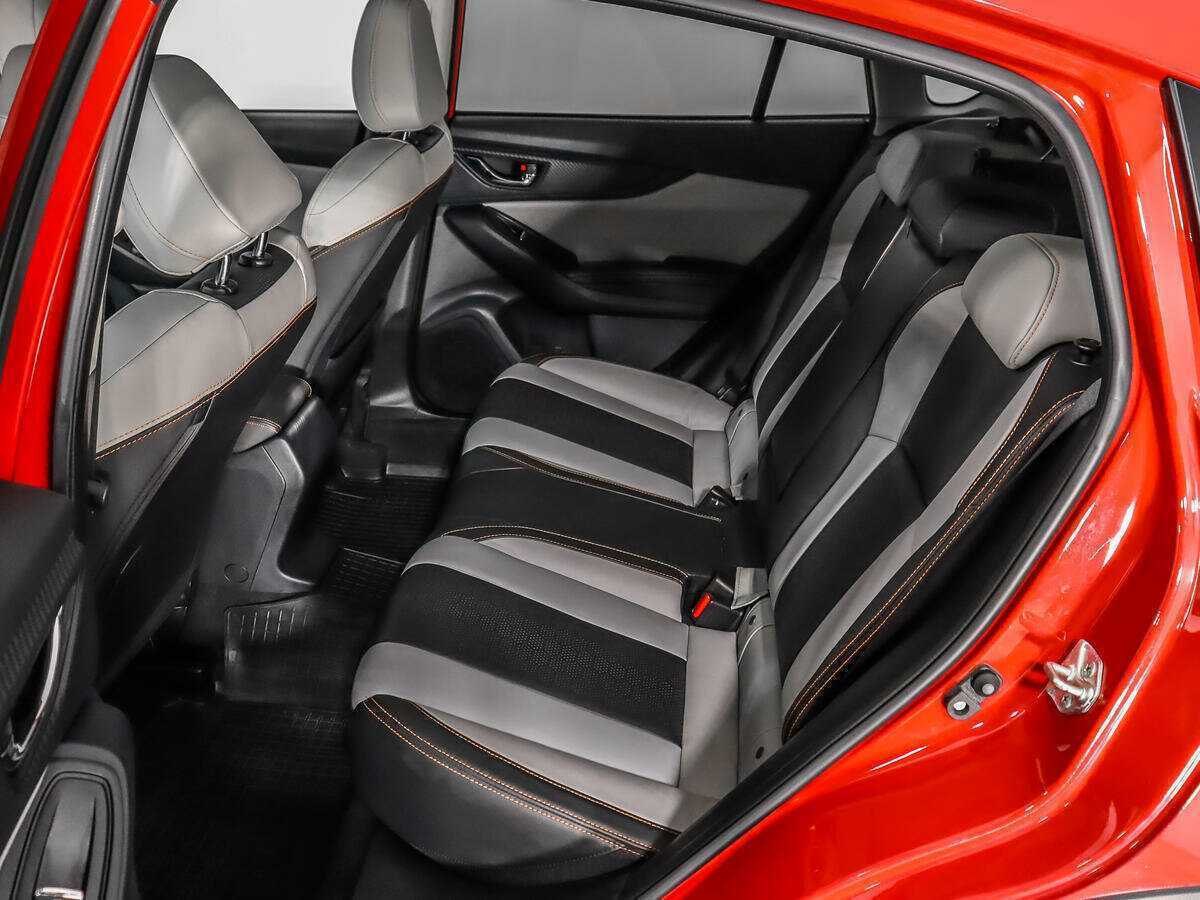 Б/У Субару ИксВи 2017 года. Фото: #11