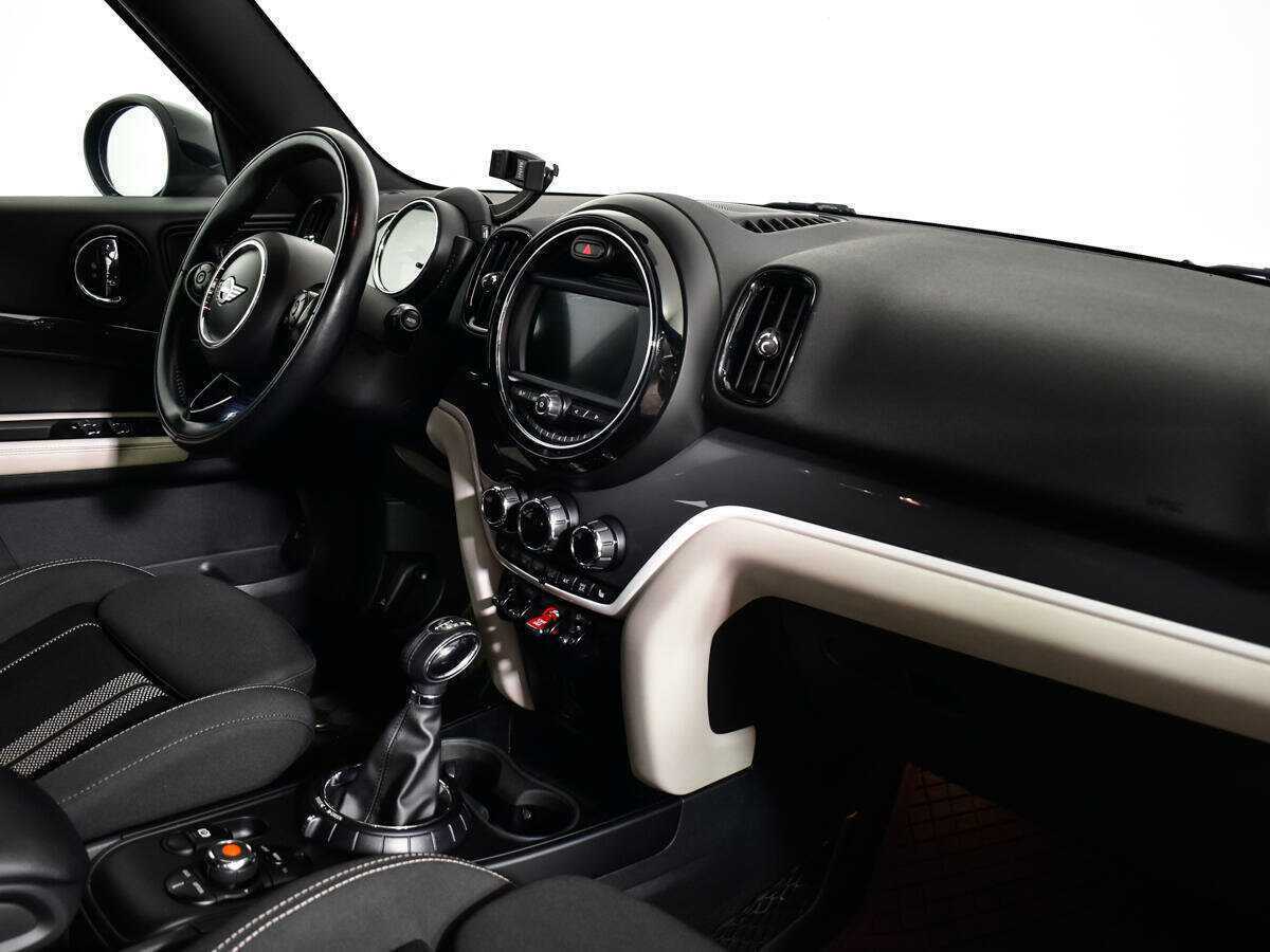 Б/У Мини Каунтримэн 2017 года. Фото: #7