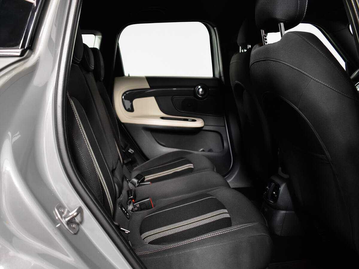 Б/У Мини Каунтримэн 2017 года. Фото: #8