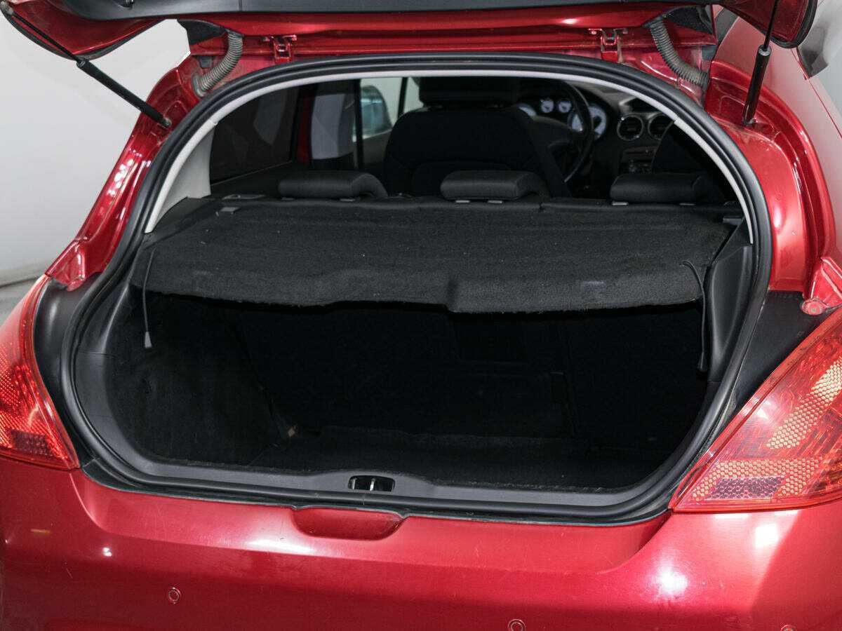 Б/У Пежо 308 2011 года. Фото: #8