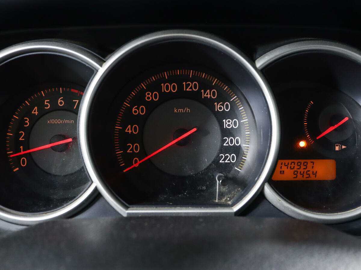 Б/У Ниссан Тиида 2010 года. Фото: #8