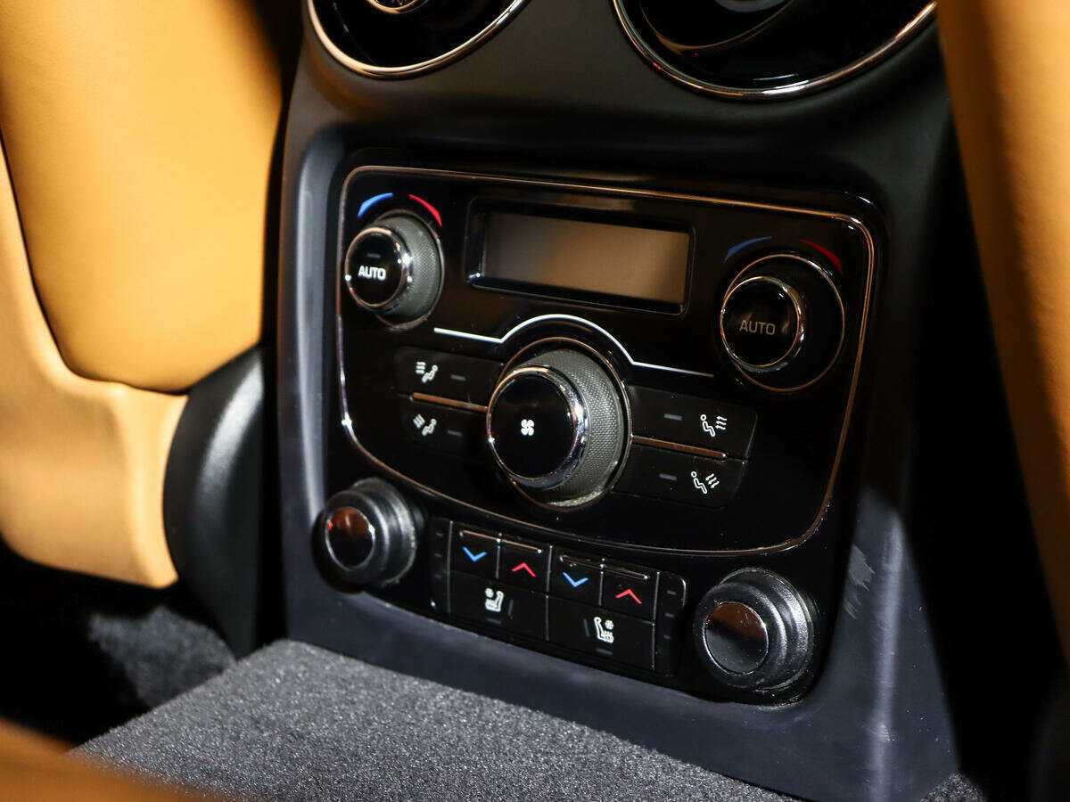 Б/У Ягуар ИксДжи 2014 года. Фото: #16