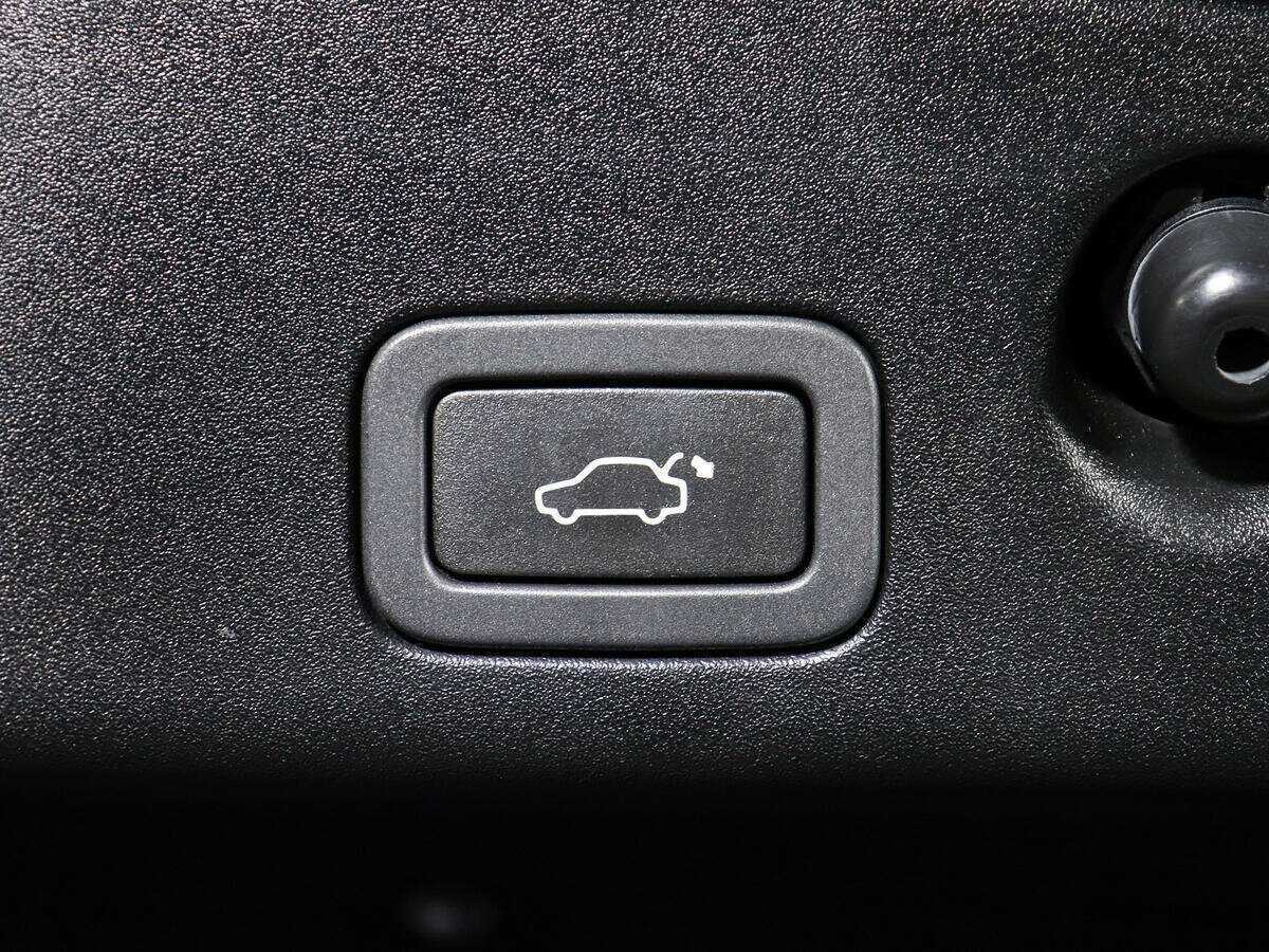 Б/У Ягуар ИксДжи 2014 года. Фото: #18