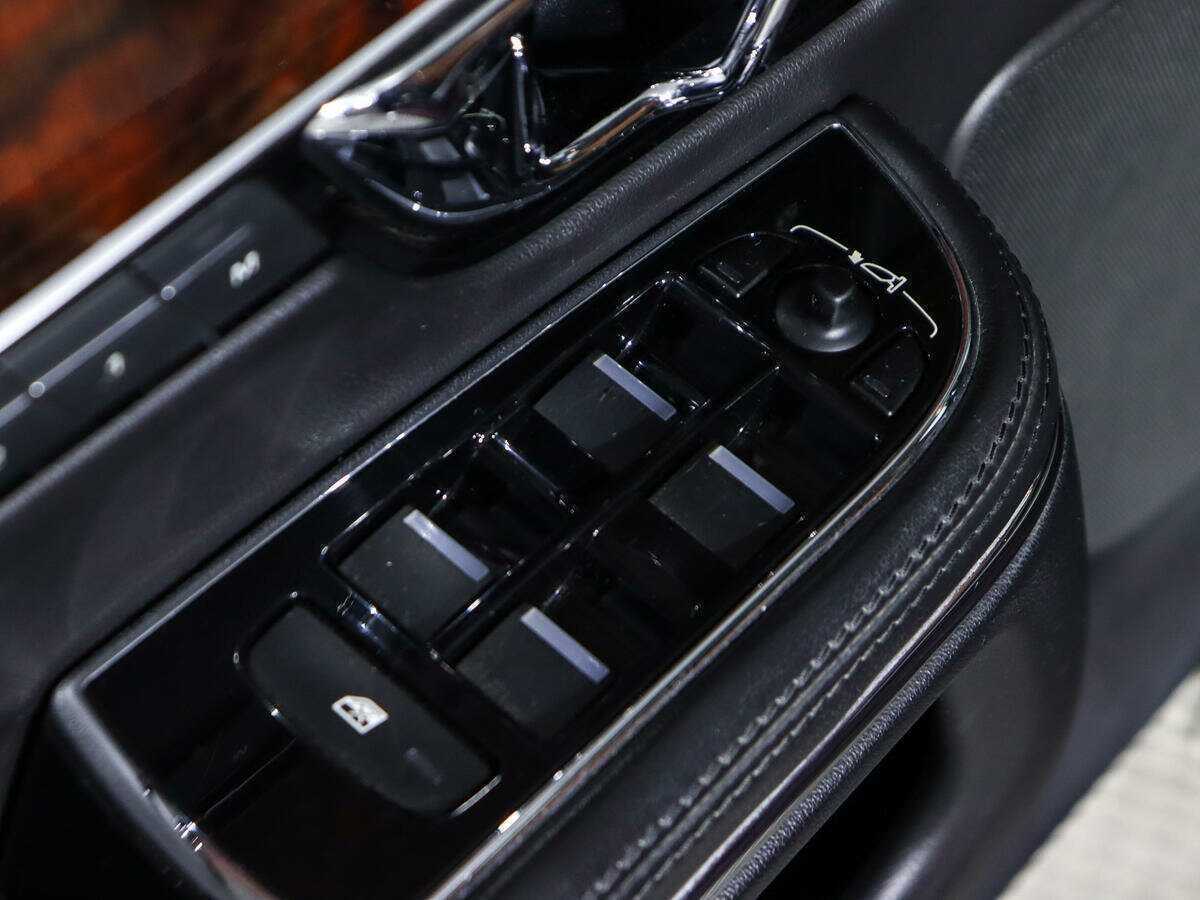 Б/У Ягуар ИксДжи 2014 года. Фото: #20