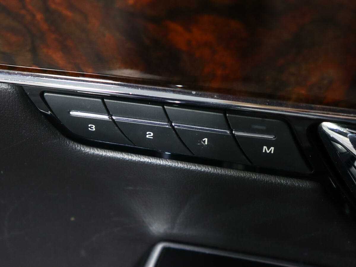 Б/У Ягуар ИксДжи 2014 года. Фото: #21